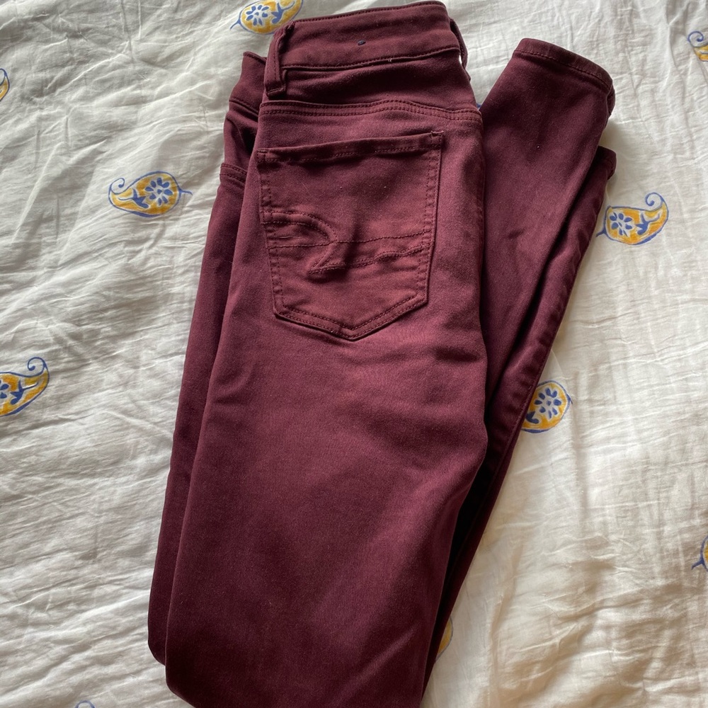 American Eagle Maroon High-Rose Jegging